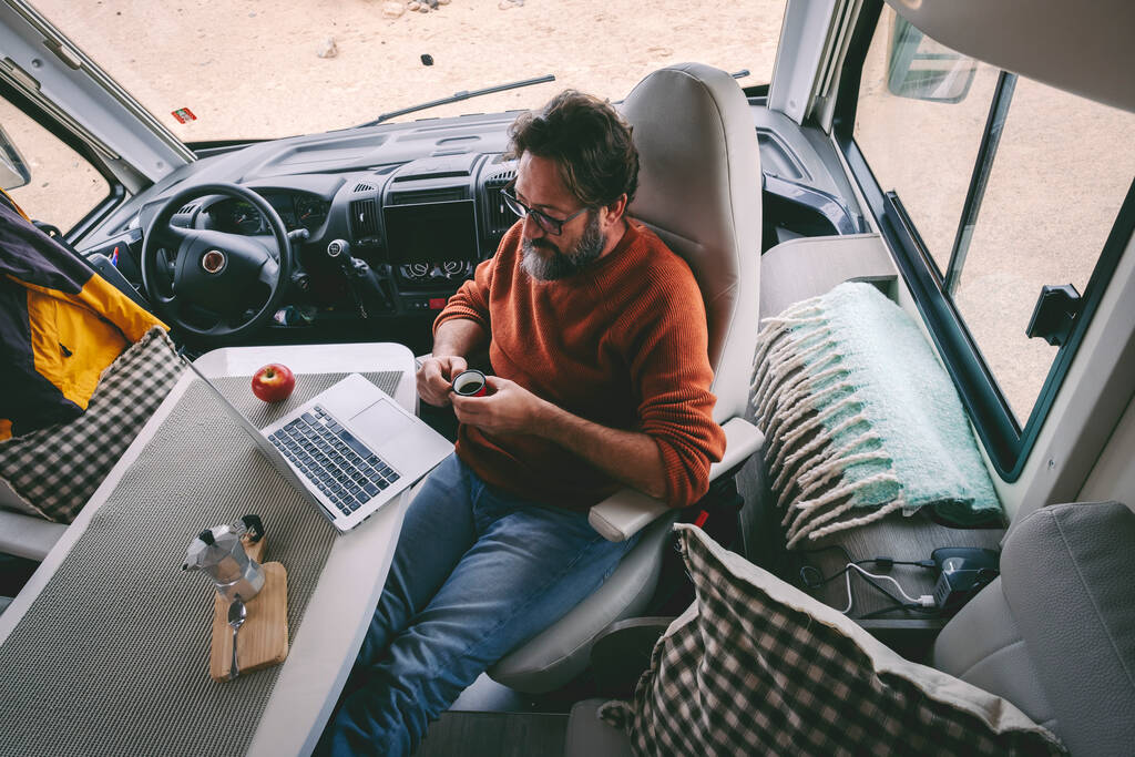  Nomades numériques: Ils défient les codes du business traditionnel