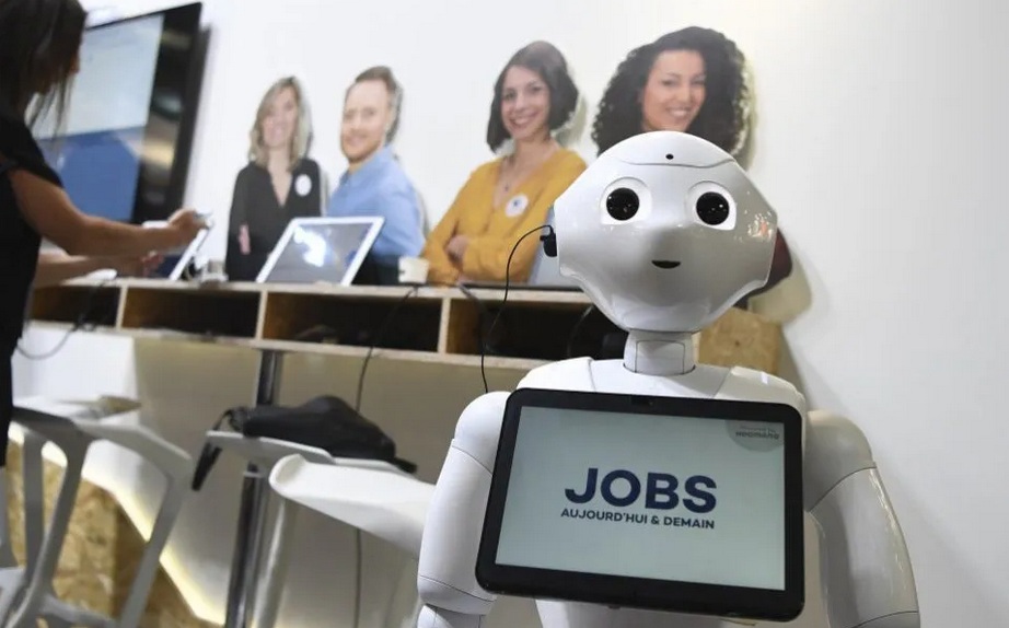 Licenciements pour manque d'amour de l'IA : un PDG se vante d'avoir viré 80% de ses employés et menace de le refaire