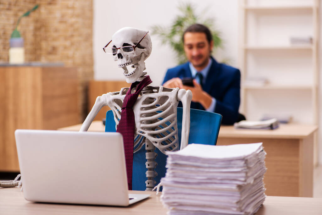 L'IA, complice du drame familial : un homme tue sa mère puis se suicide