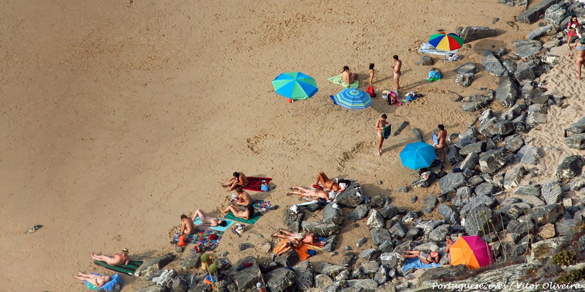 Des nudistes déclarent la guerre à SpaceX
