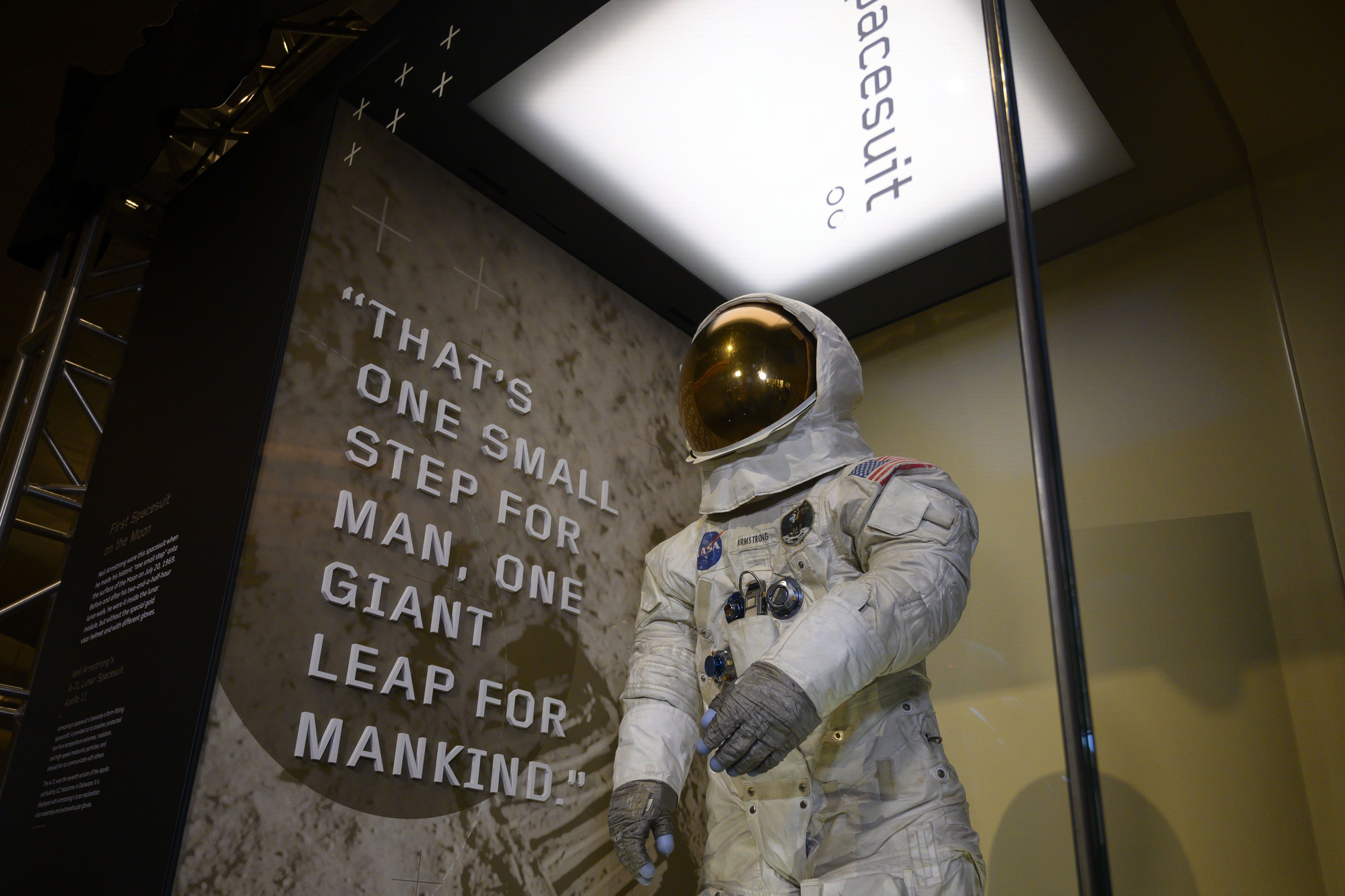 NASA : Le calvaire des 136 kilos — Les nouvelles combinaisons lunaires sous le feu des critiques