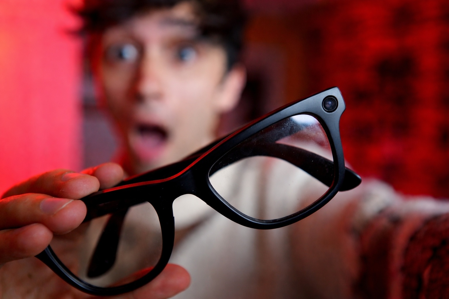 Scandale Meta Ray-Ban : Les lunettes de pervers qui font trembler la Silicon Valley 